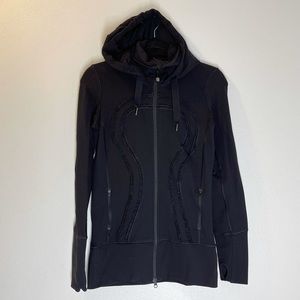 Lululemon Stride Ruffle Black Jacket Hooded Full Zip Thumbholes Size 4 Women’s